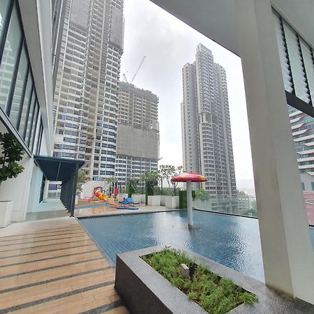 Reizz Residence By Luxury Suites Kuala Lumpur Luaran gambar