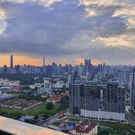Reizz Residence By Luxury Suites Kuala Lumpur Luaran gambar