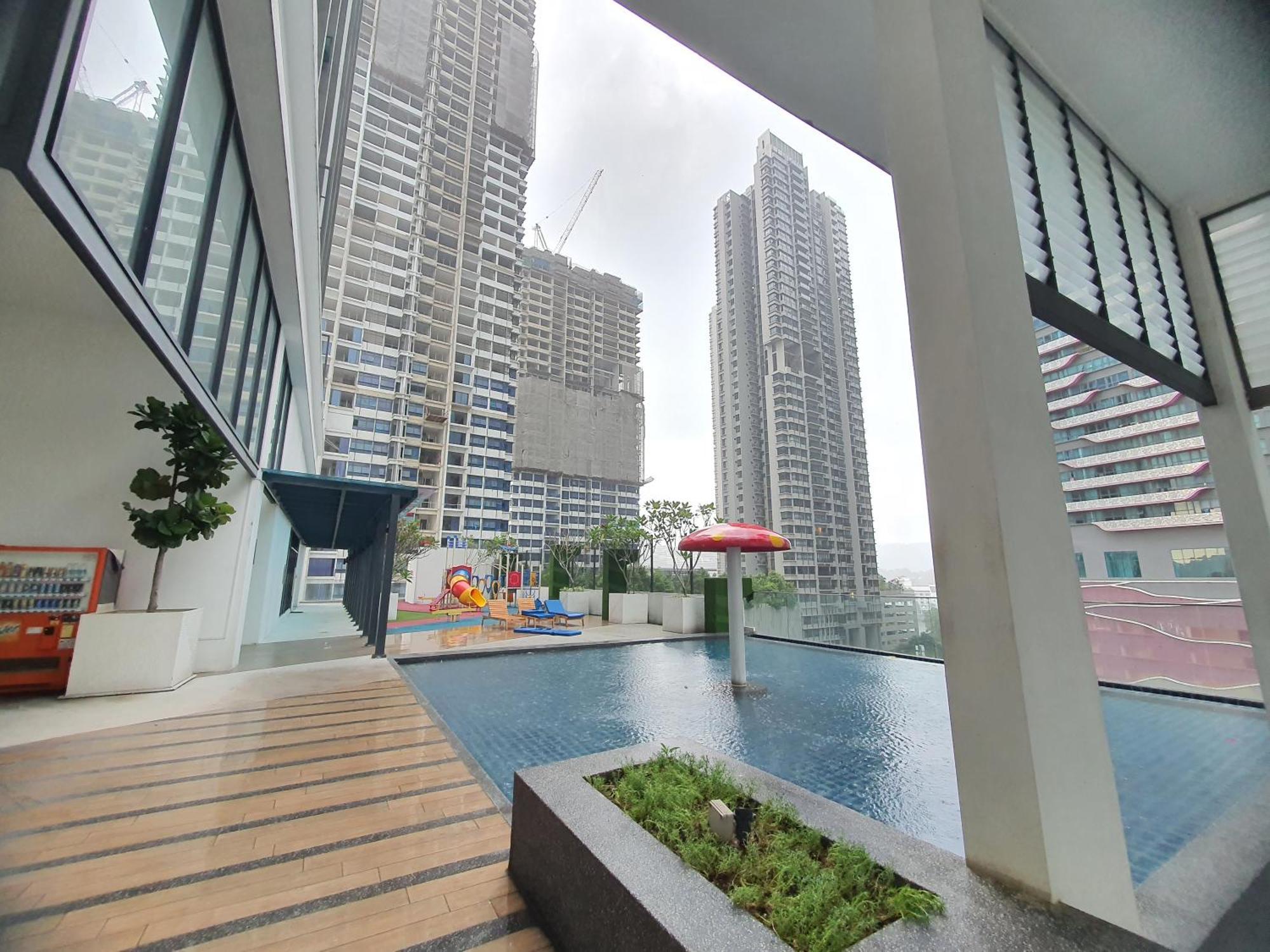 Reizz Residence By Luxury Suites Kuala Lumpur Luaran gambar