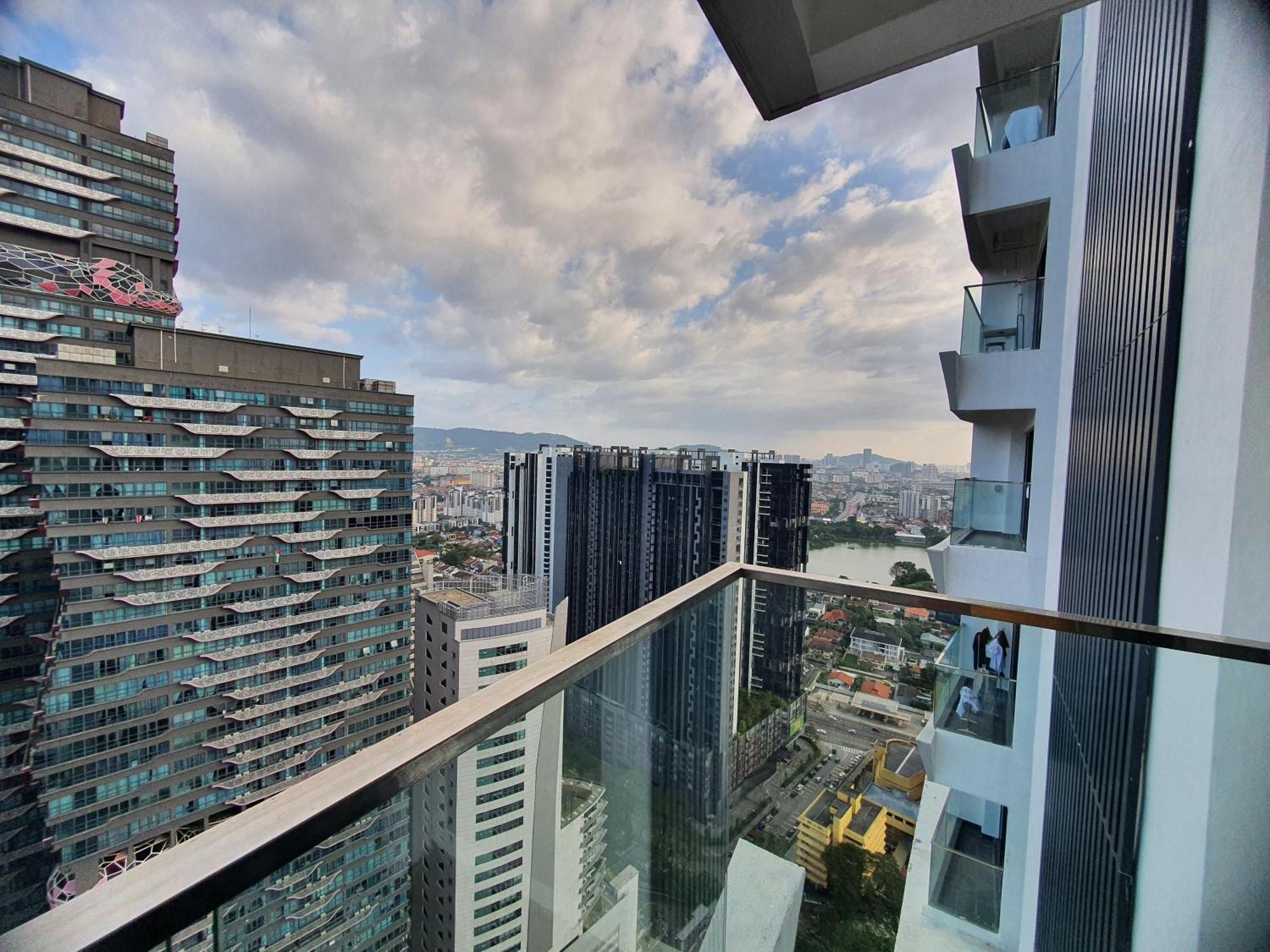 Reizz Residence By Luxury Suites Kuala Lumpur Luaran gambar