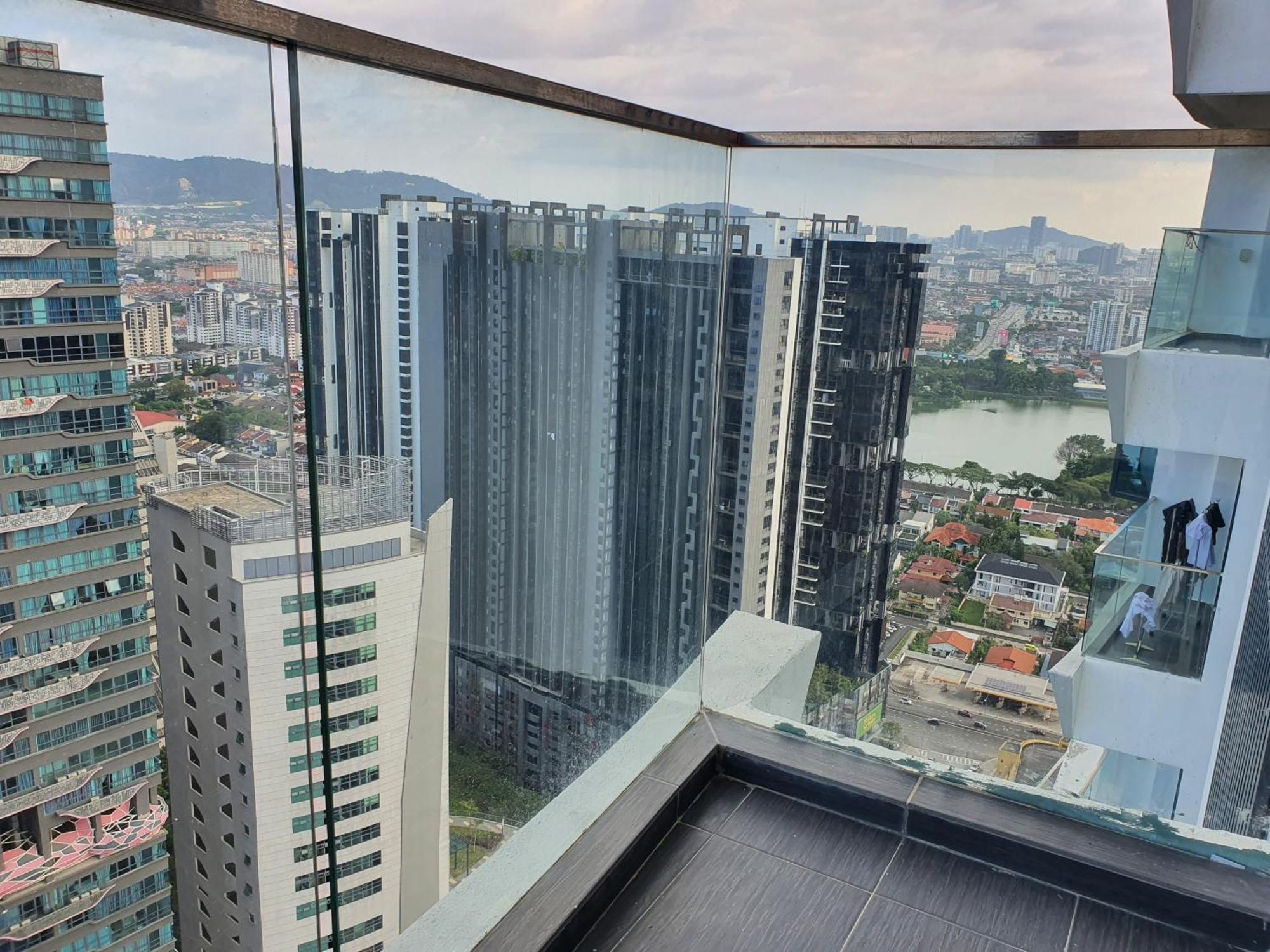 Reizz Residence By Luxury Suites Kuala Lumpur Luaran gambar