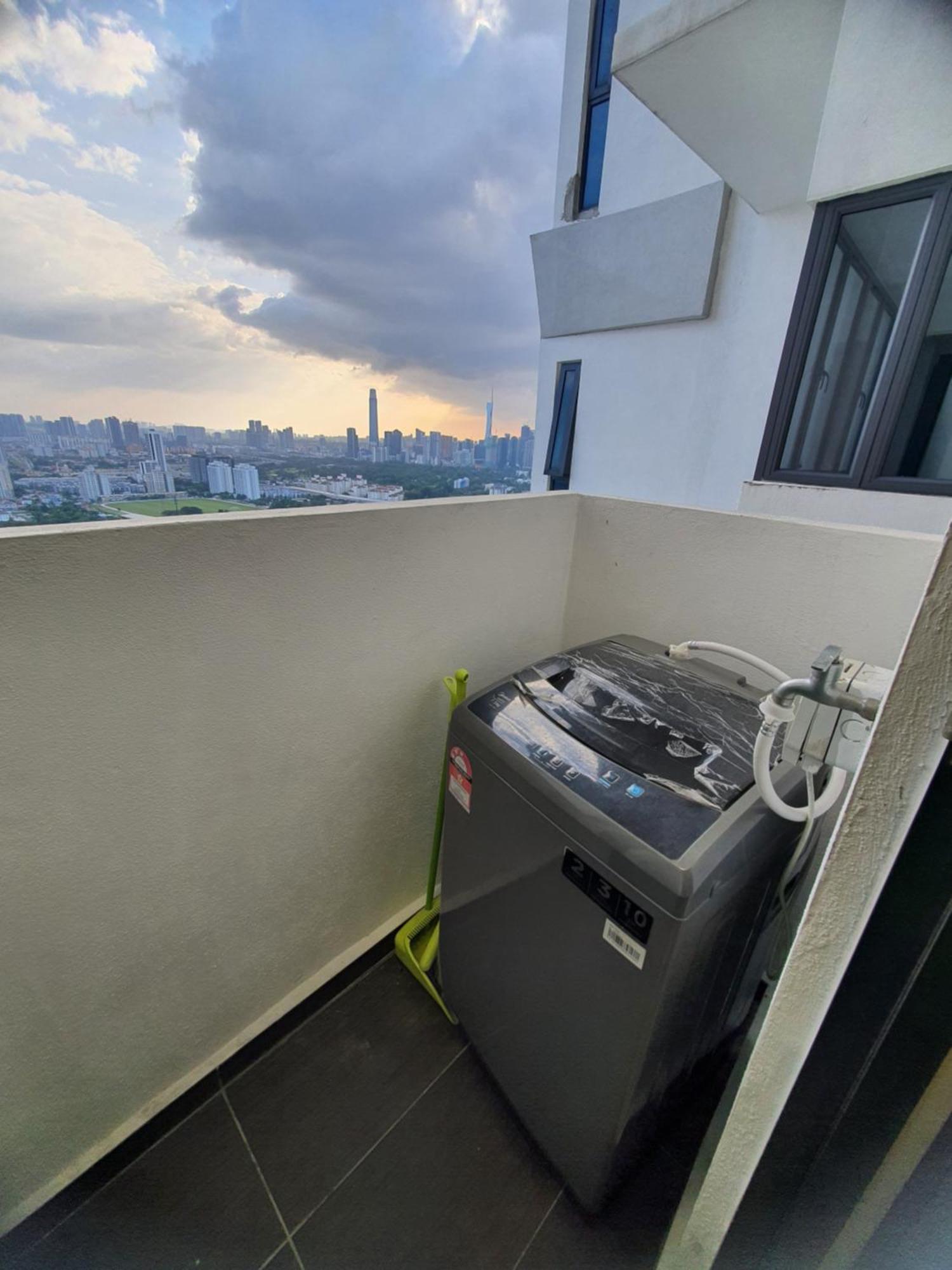 Reizz Residence By Luxury Suites Kuala Lumpur Luaran gambar