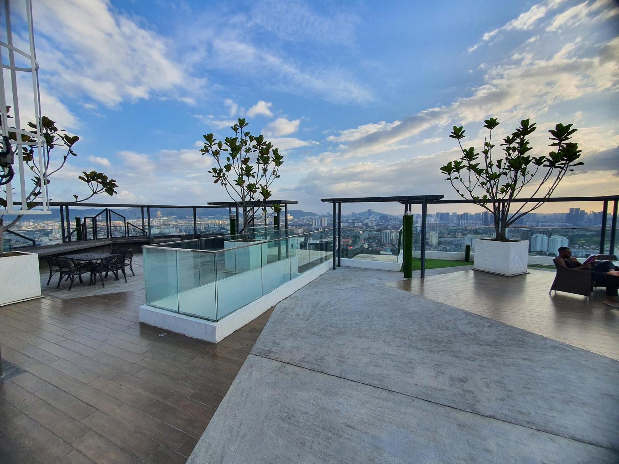 Reizz Residence By Luxury Suites Kuala Lumpur Luaran gambar