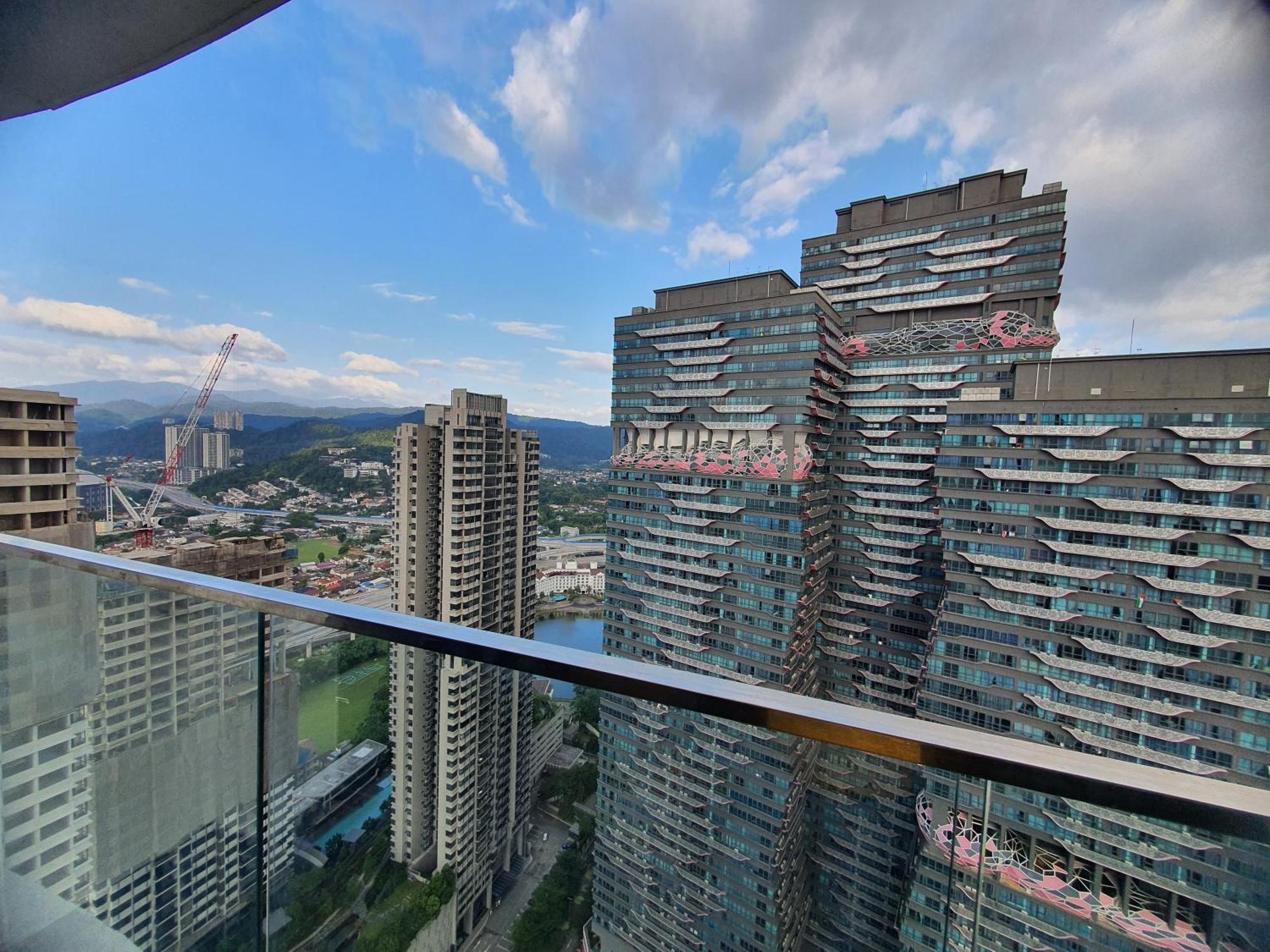 Reizz Residence By Luxury Suites Kuala Lumpur Luaran gambar