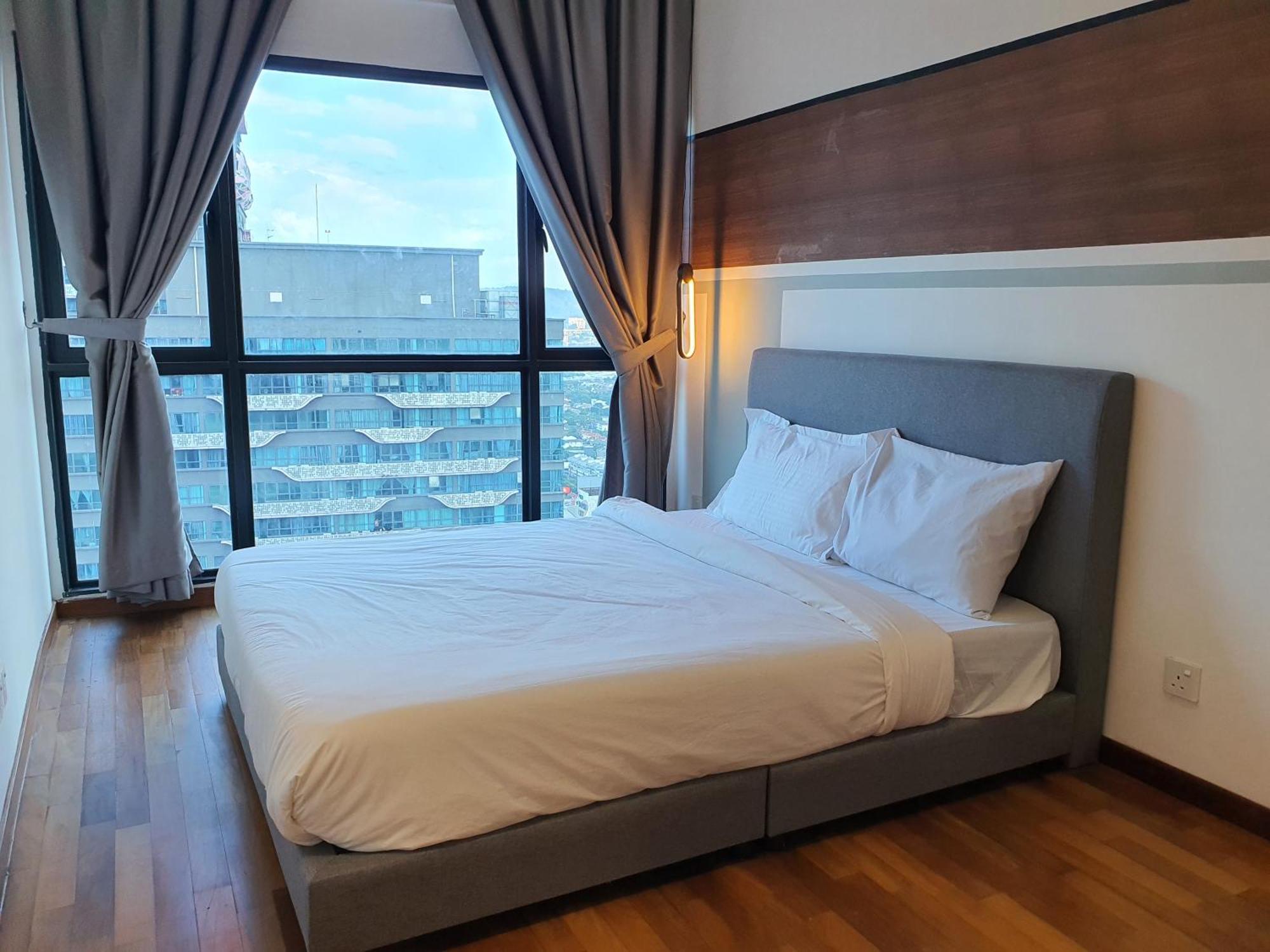 Reizz Residence By Luxury Suites Kuala Lumpur Luaran gambar