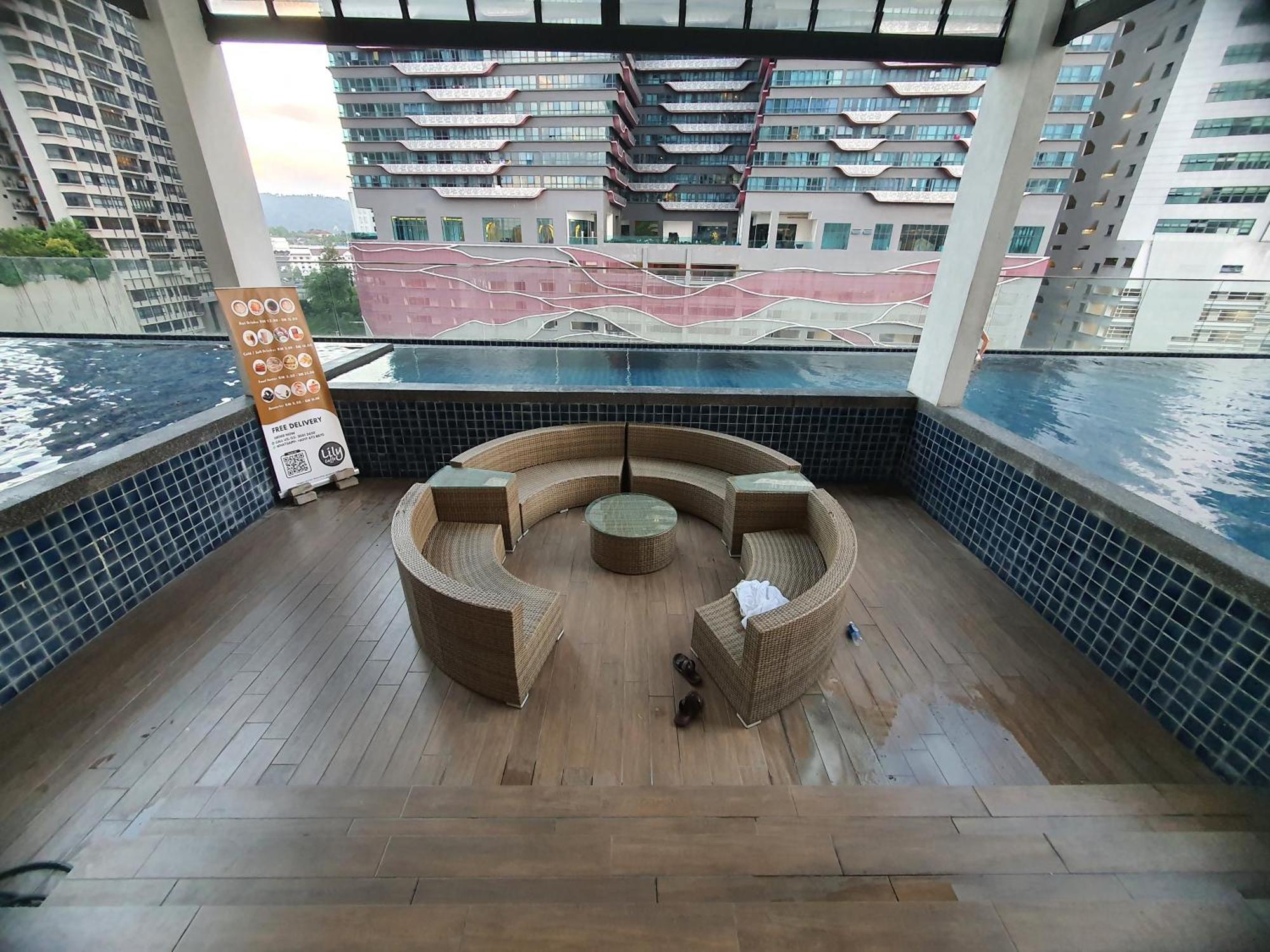 Reizz Residence By Luxury Suites Kuala Lumpur Luaran gambar